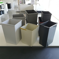Sæt af 9 affaldsspande RESTVARE - UDGÅET MODEL - 2. SORTERING